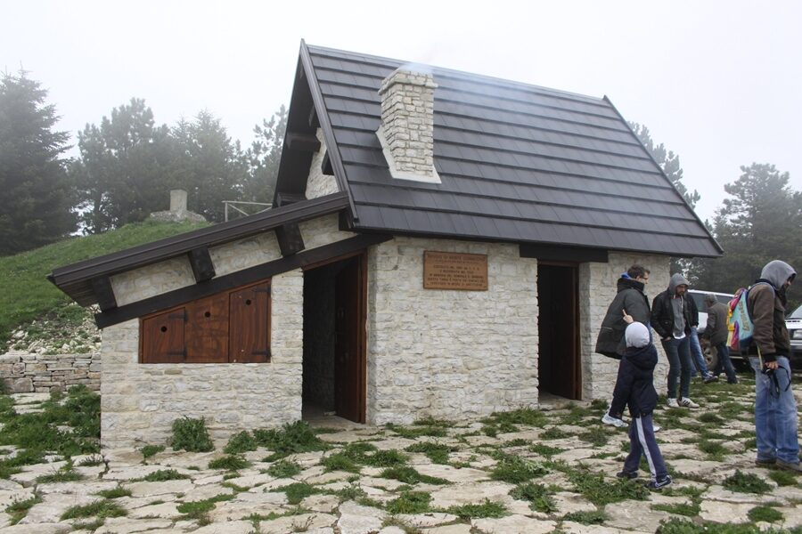 Il rifugio in pietra di Monte Cornacchia