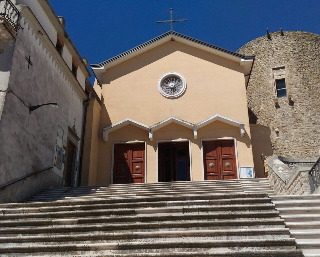 La chiesa e la Torre Bizantina di Castelluccio Valmaggiore